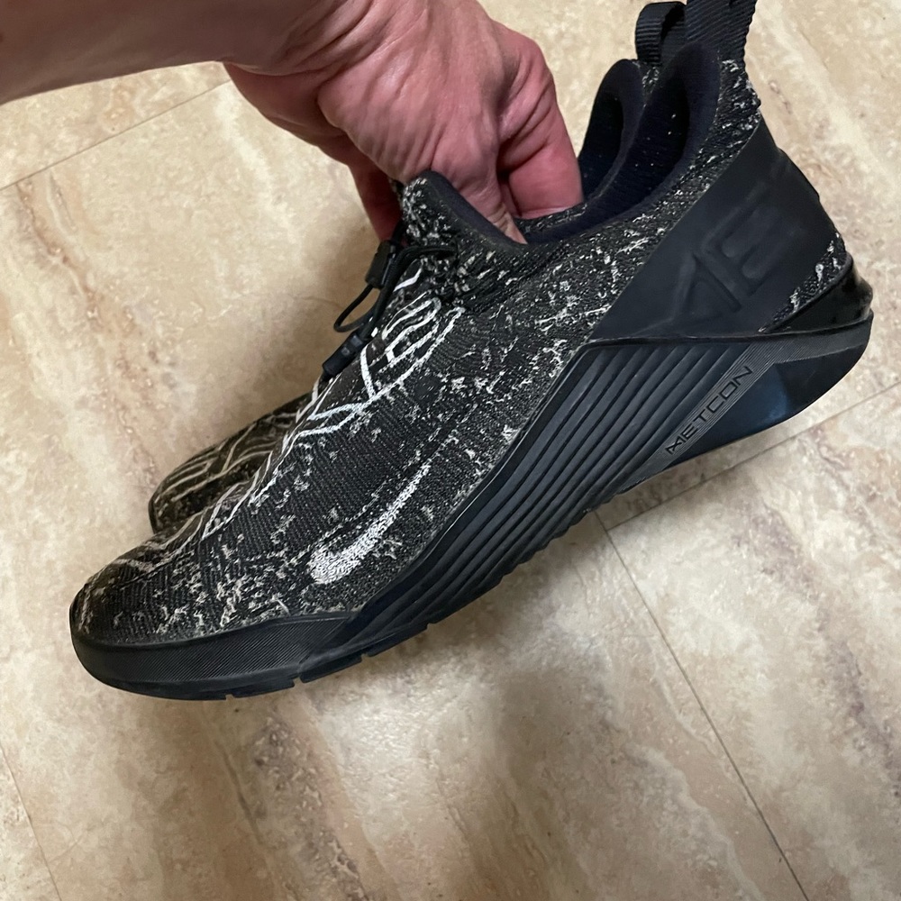 Nike BQ6044-010 Black Sneakers Size 9